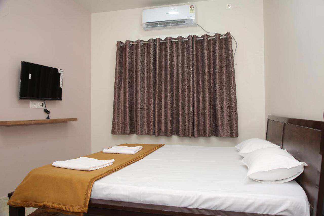 Hotel Madhusudan Executive Kolhapur Eksteriør billede
