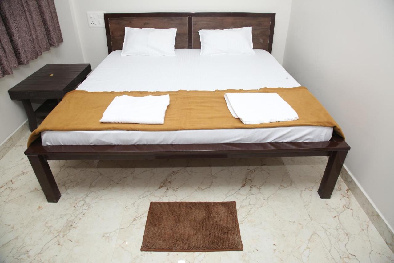 Hotel Madhusudan Executive Kolhapur Eksteriør billede