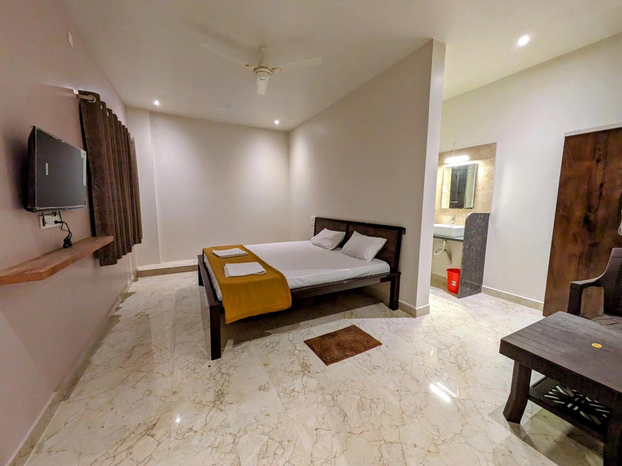 Hotel Madhusudan Executive Kolhapur Eksteriør billede